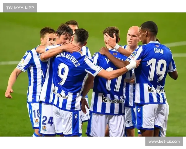 意甲俱乐部开展社区活动，球星参与青少年训练指导